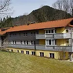 Oberstdorf Hostel بيت شباب