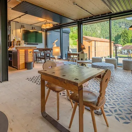 Oberstdorf Hostel * اوبرستدورف