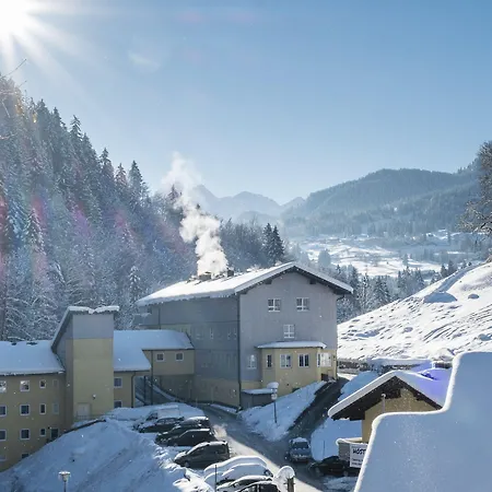 Oberstdorf Hostel *